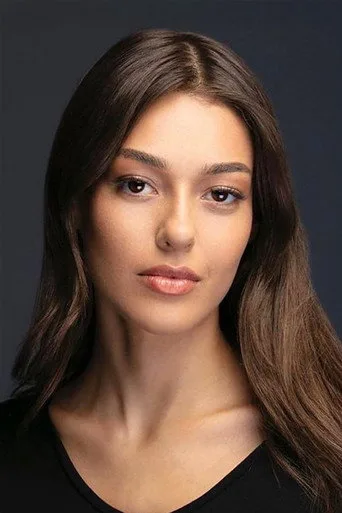 Dilan Çiçek Deniz, Tatlı Küçük Yalancılar dizisinde Ebru rolünde