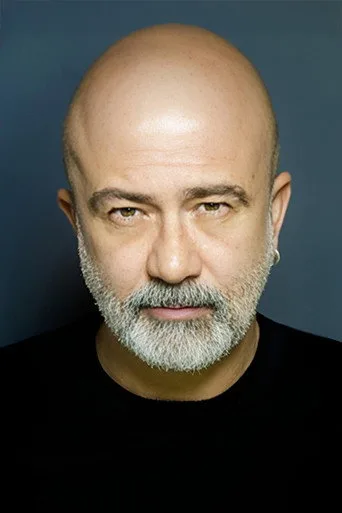 Durul Bazan, Duy Beni dizisinde Fikret rolünde
