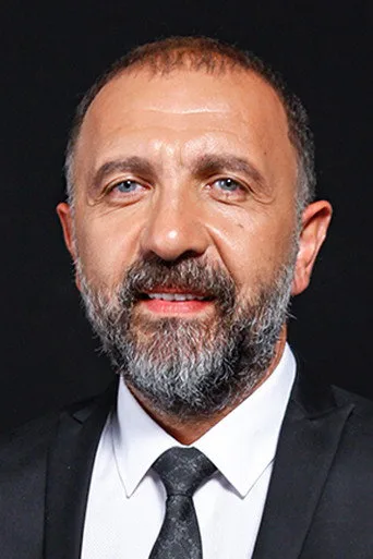 Ertuğrul Postoğlu — Türk dizi oyuncusu fotoğrafı