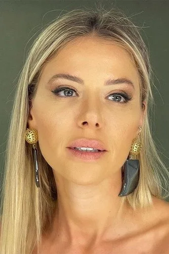 Esra Eron, Hekimoğlu dizisinde Alya rolünde
