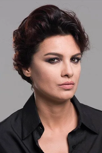 Feride Çetin, Hercai dizisinde Zehra Şadoğlu rolünde