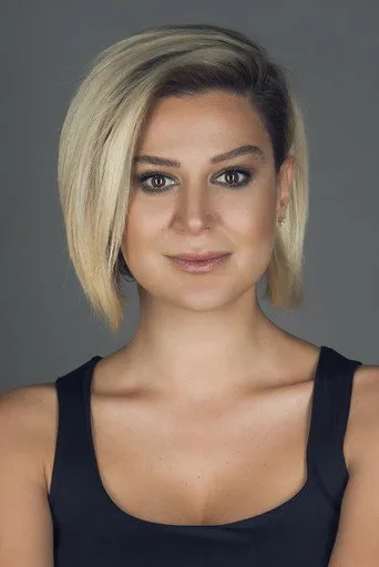 Hande Katipoğlu, Tutunamayanlar dizisinde Belgin rolünde