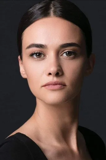 Hande Soral — Türk dizi oyuncusu fotoğrafı