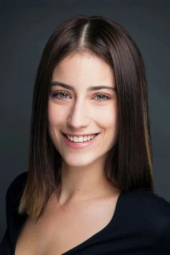 Hazal Kaya, Aşk-ı Memnu dizisinde Nihal Ziyagil rolünde