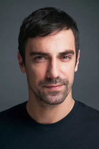 İbrahim Çelikkol — Türk dizi oyuncusu fotoğrafı