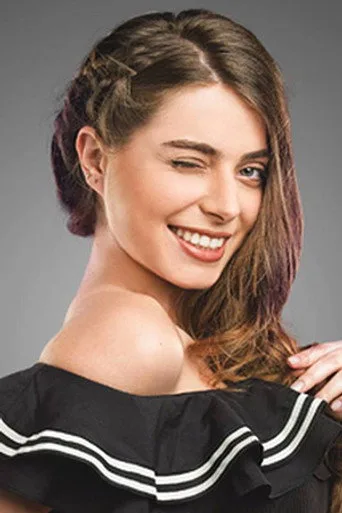 İlay Erkök, Hercai dizisinde Yaren Şadoğlu rolünde