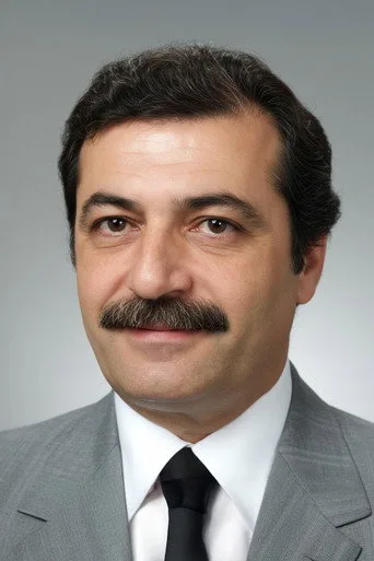 Kazım Eryüksel, Mahallenin Muhtarları dizisinde Sarhoş Şevket rolünde