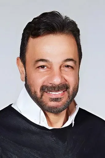 Kerem Alışık, Kara Sevda dizisinde Ayhan Kandarlı rolünde