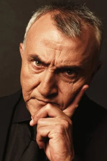 Mustafa Alabora, Hamlet dizisinde Ahmet Kesmeci rolünde