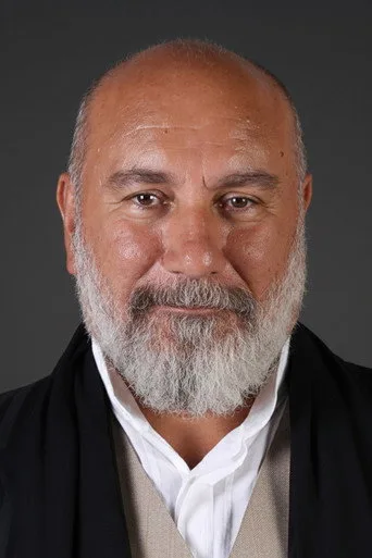 Mustafa Avkıran — Türk dizi oyuncusu fotoğrafı