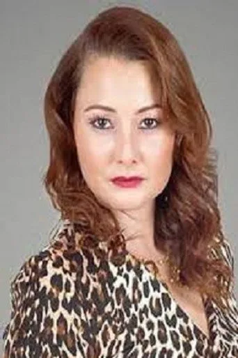 Nur Yazar — Türk dizi oyuncusu fotoğrafı