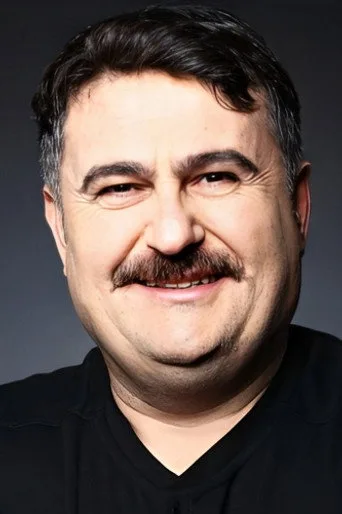 Onursal Yıldırım, Leyla ile Mecnun dizisinde Doktor rolünde