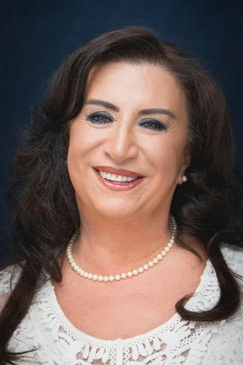 Perran Kutman, Hayat Bilgisi dizisinde Afet Güçverir rolünde