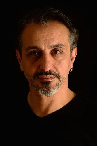 Ruhi Sarı, Öğretmen dizisinde Ziya Örnek rolünde
