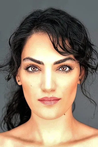Sezgin Uzunbekiroğlu, Mezarlık dizisinde Dr. Feriha Mahmudzade rolünde