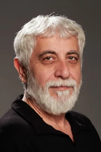 Suat Sungur, Sultan dizisinde Zinnur Efendi rolünde