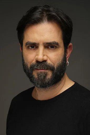 Teoman Kumbaracıbaşı, Fi dizisinde Tayfun rolünde