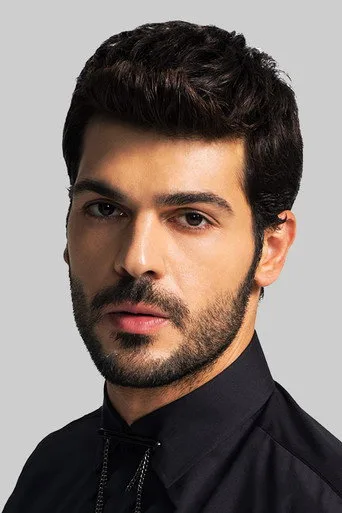 Tolga Mendi, Yeni Gelin dizisinde Hazar rolünde