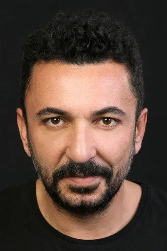 Toygan Avanoğlu, Güzel Köylü dizisinde Bünyamin Kalas rolünde