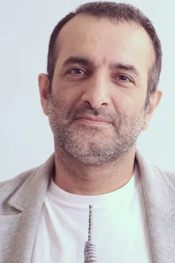 Uğur Serhan, Tutunamayanlar dizisinde Hikmet rolünde