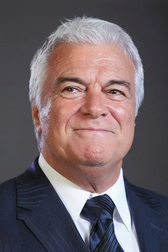 Yalçın Gülhan, Mahallenin Muhtarları dizisinde Şoför Ali rolünde