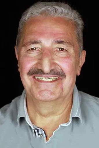 Yaşar Güner, Havada Bulut dizisinde Postacı rolünde
