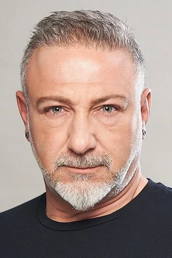 Yener Gürsoy, Yeşil Deniz dizisinde Radyocu Yılmaz rolünde